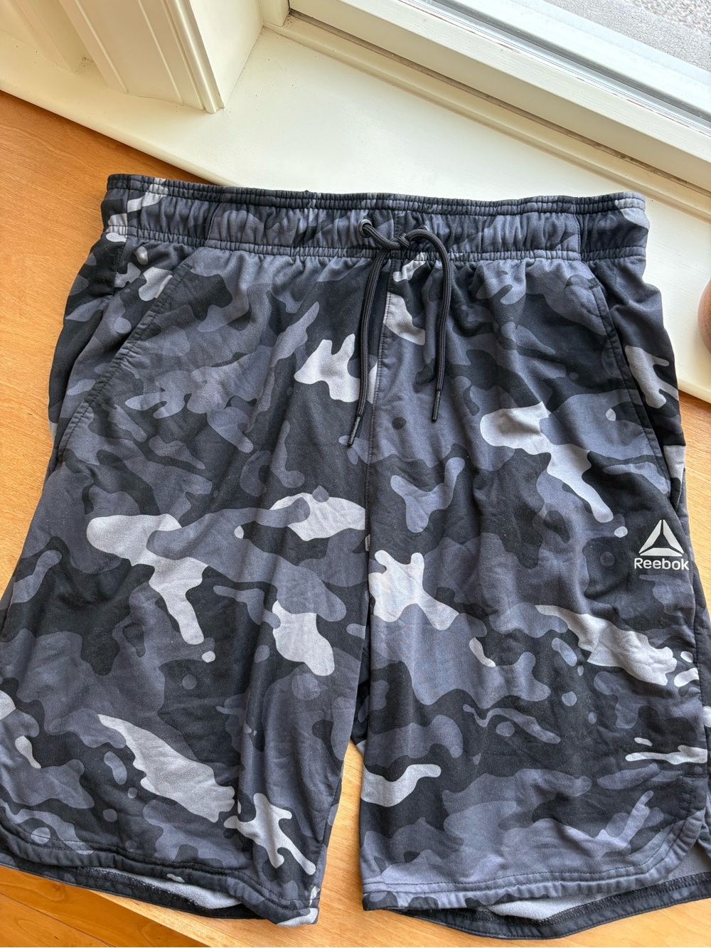 Reebok Men’s Black & Gray Camo Athletic Shorts - Picture 5 of 15